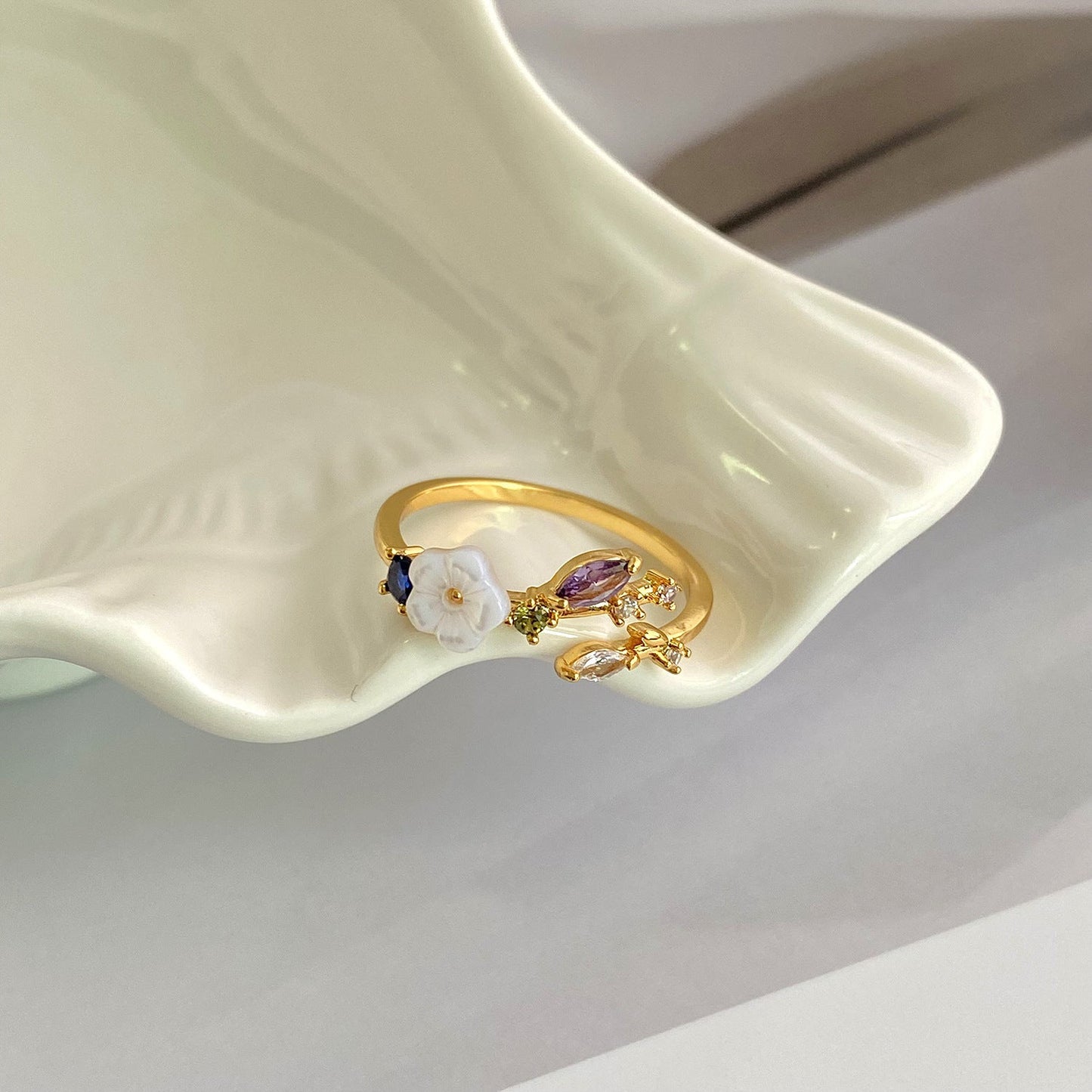 Nadia Ring
