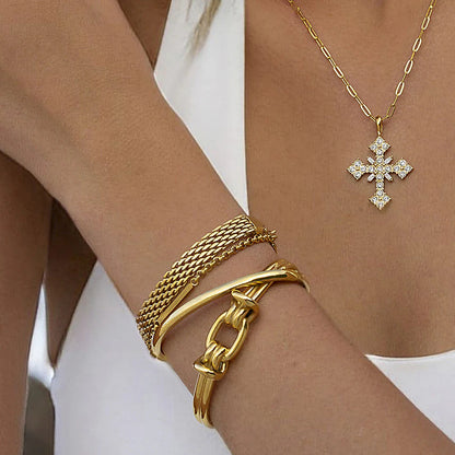 Aegis Knot Bracelet