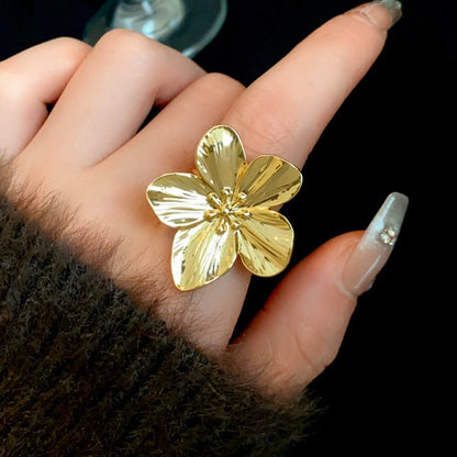 Sabine Petal Ring