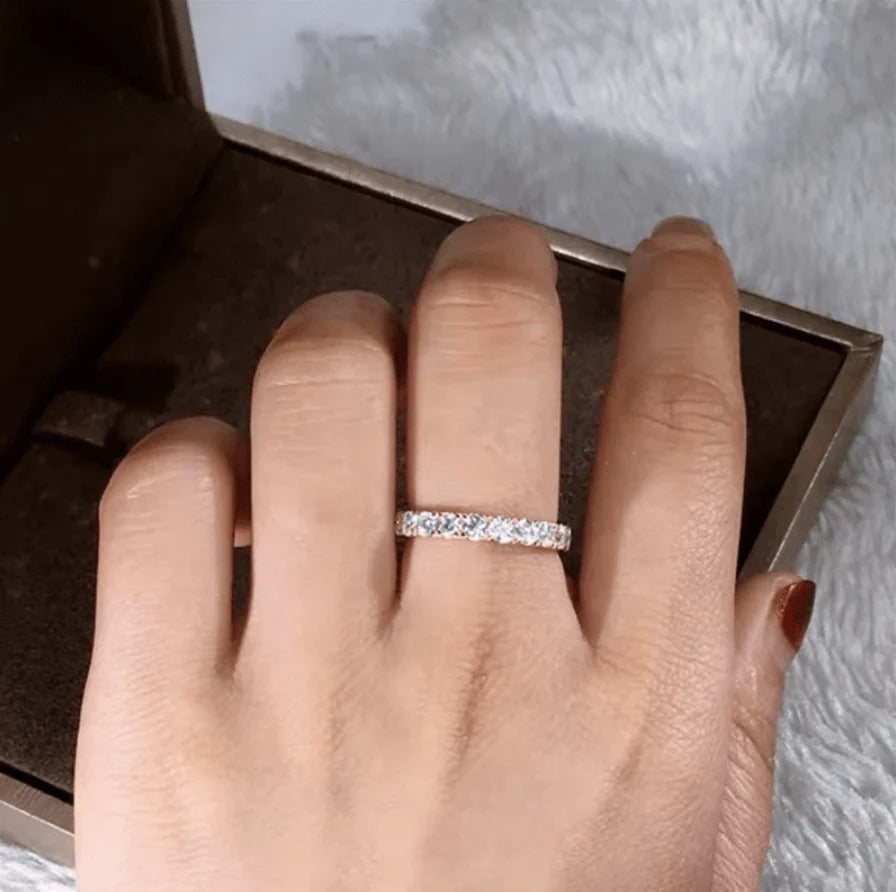 The Daybreak Daisy Band Ring